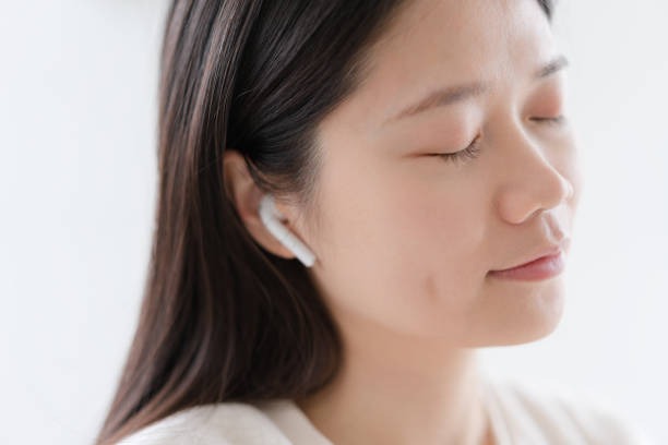 Reliable Real-Time Interpretation with M95 Translator Earbuds